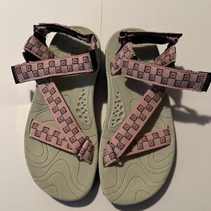 L.L. Bean Pink Sandals (New)